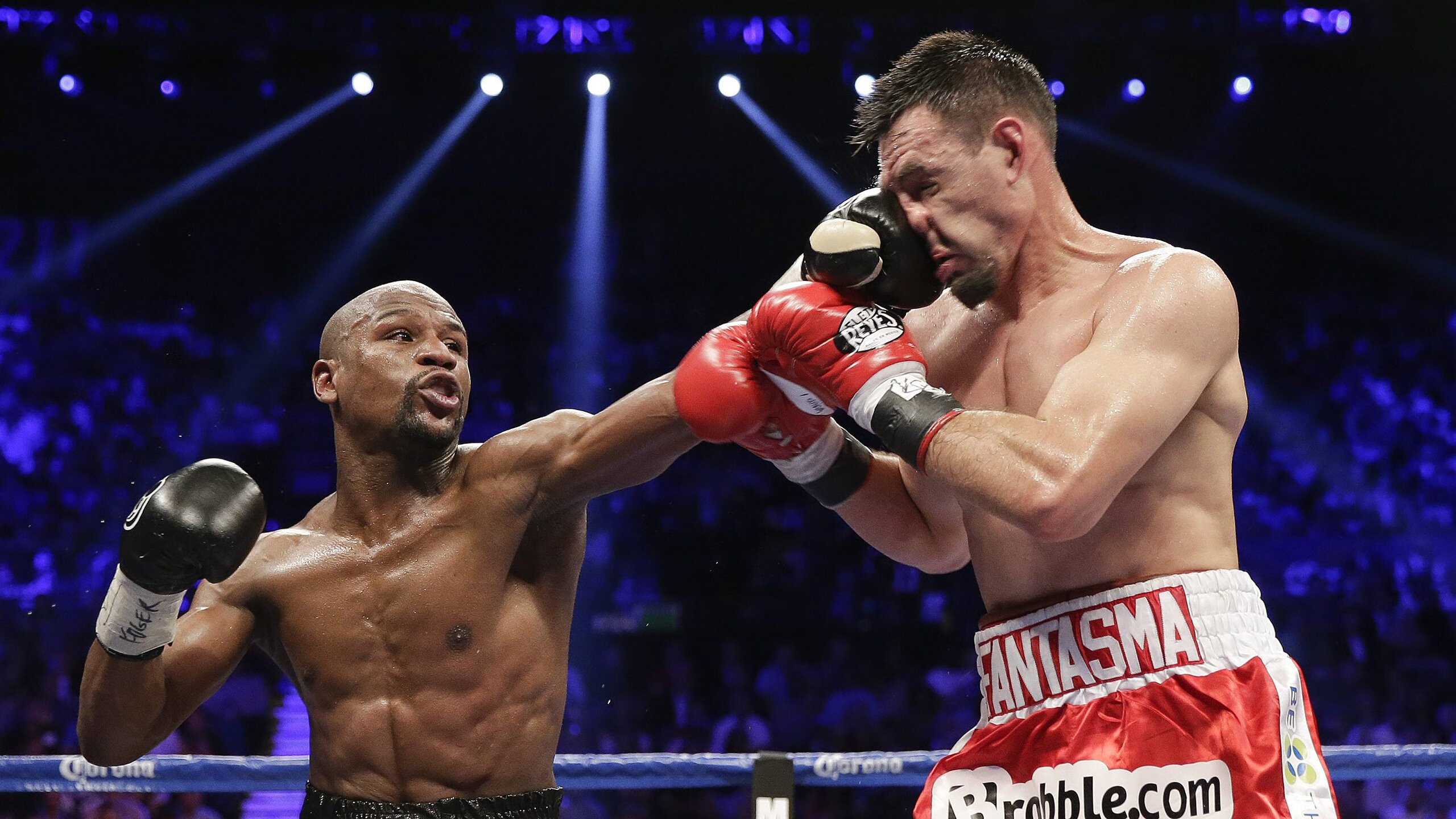 开云体育-湖人险胜马刺，马克西赛后评分拉满的背后，一场新星与传奇的对话